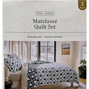 Threshold Matelasse Quilt Set Full‎ Queen 3pc Pine ChristmasTree  Reversible